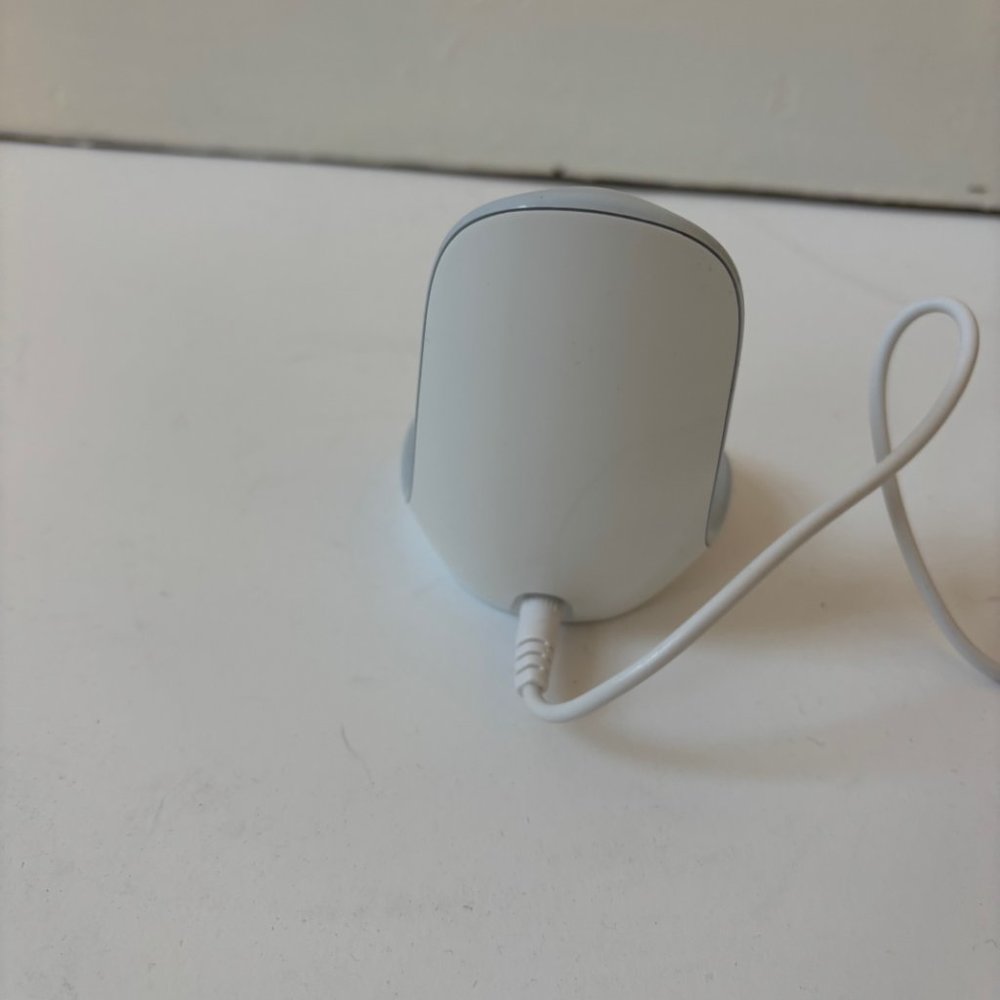 NuFACE Trinity Facial Toning Device + 10oz Aqua Gel Activator – Like New - Picture 6 of 7